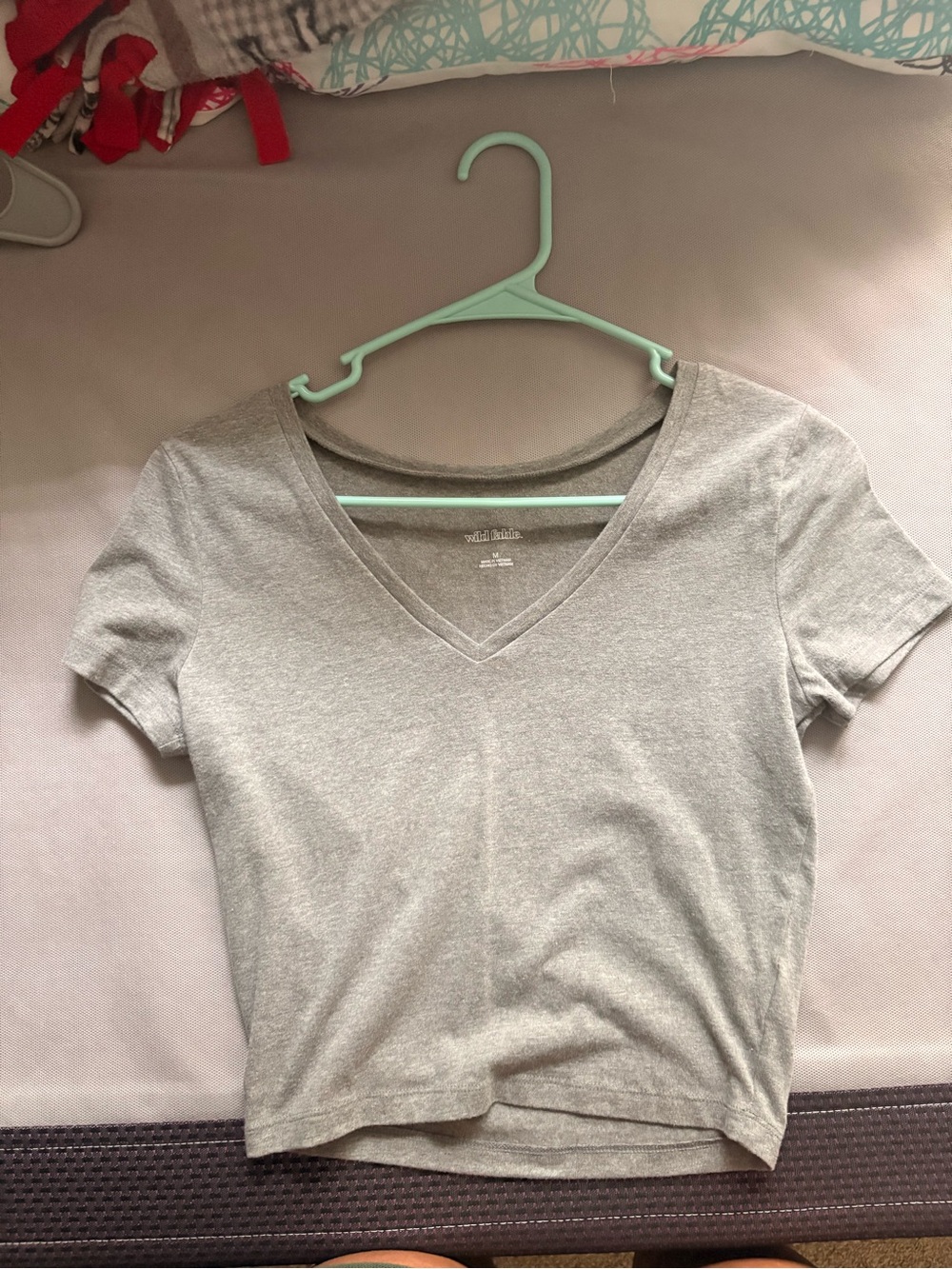 Wild fable Heather Gray V-Neck Cropped Tee
